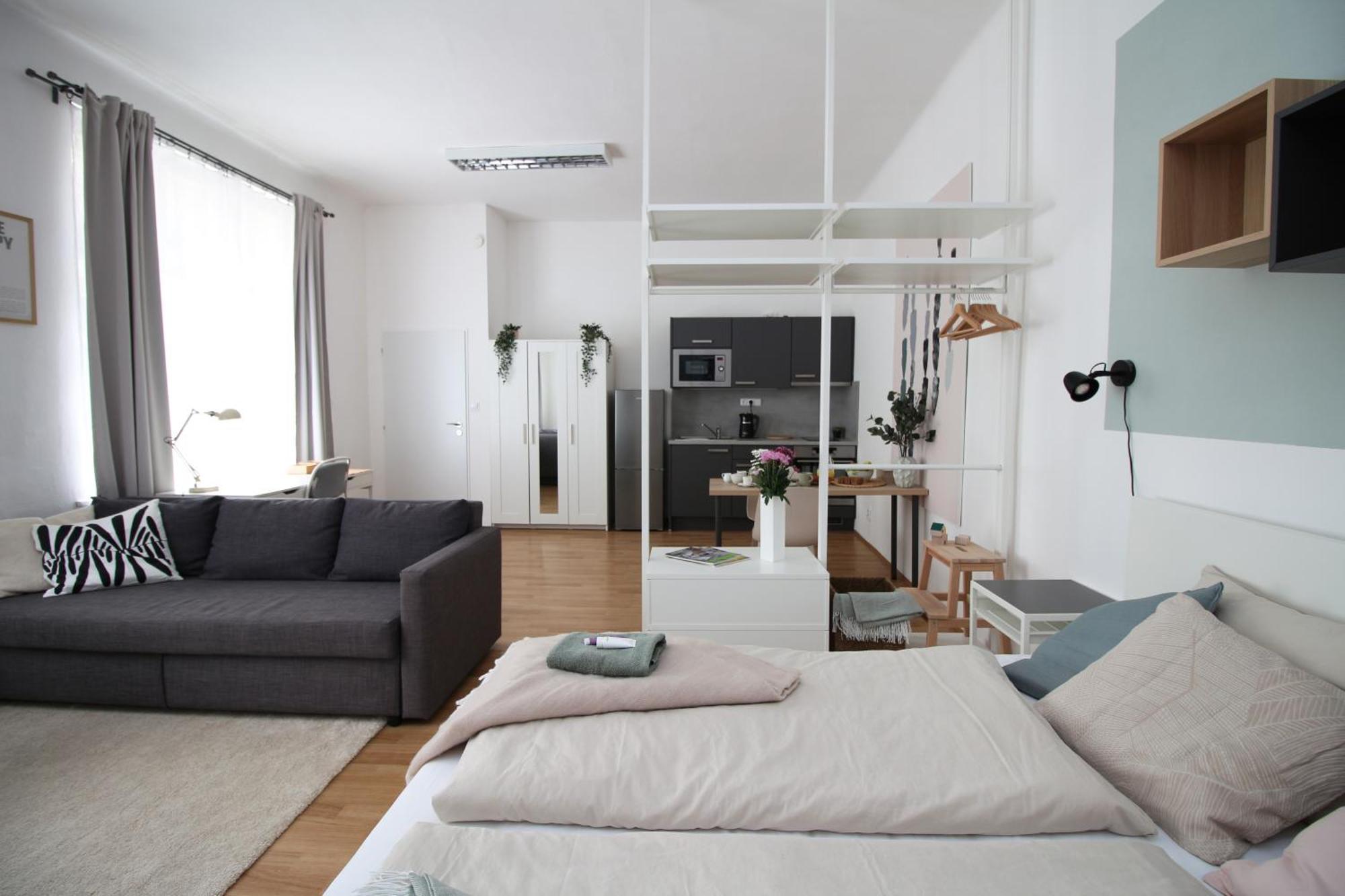 7 Nights Apartments Dominikanske N. Бърно Екстериор снимка