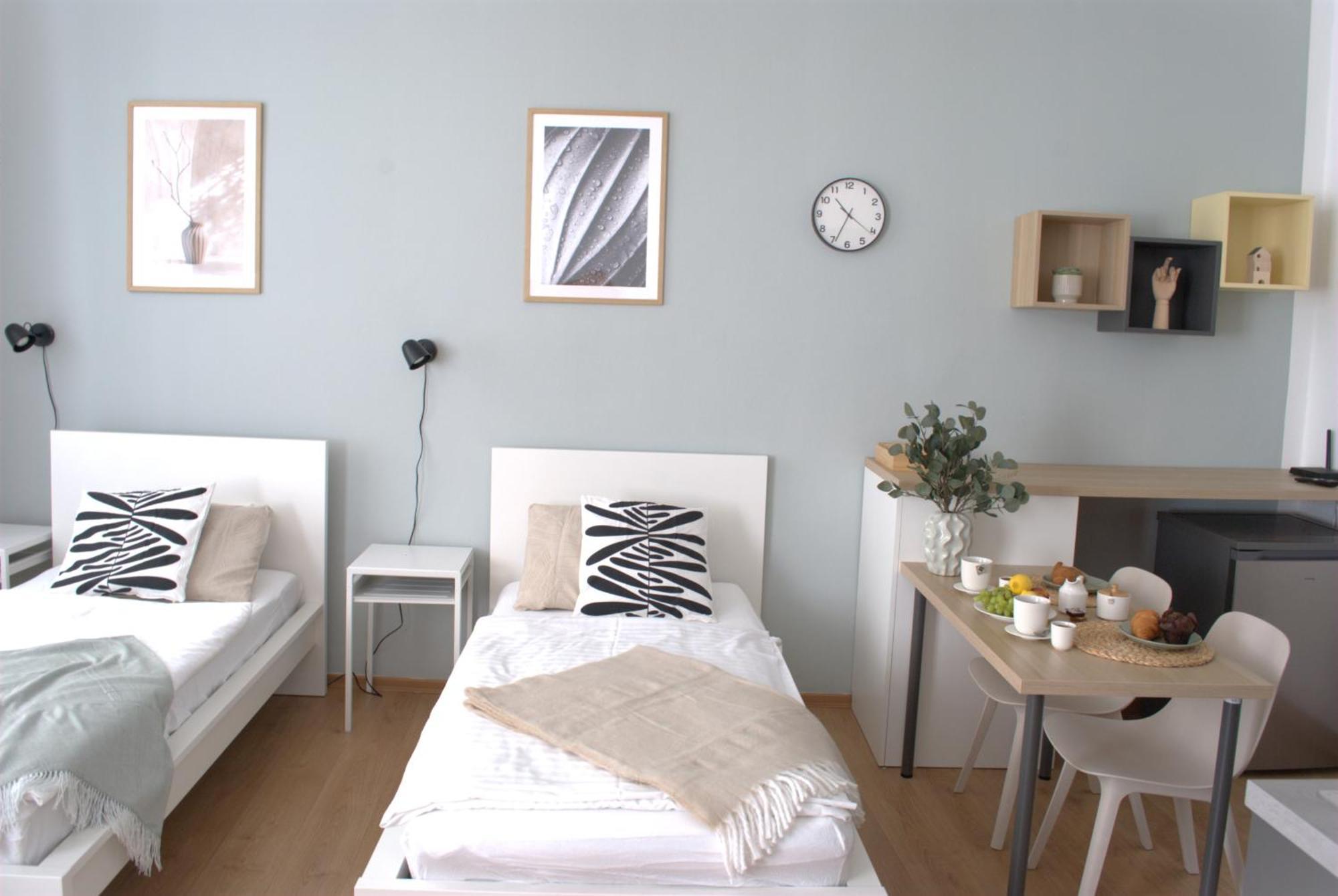7 Nights Apartments Dominikanske N. Бърно Екстериор снимка
