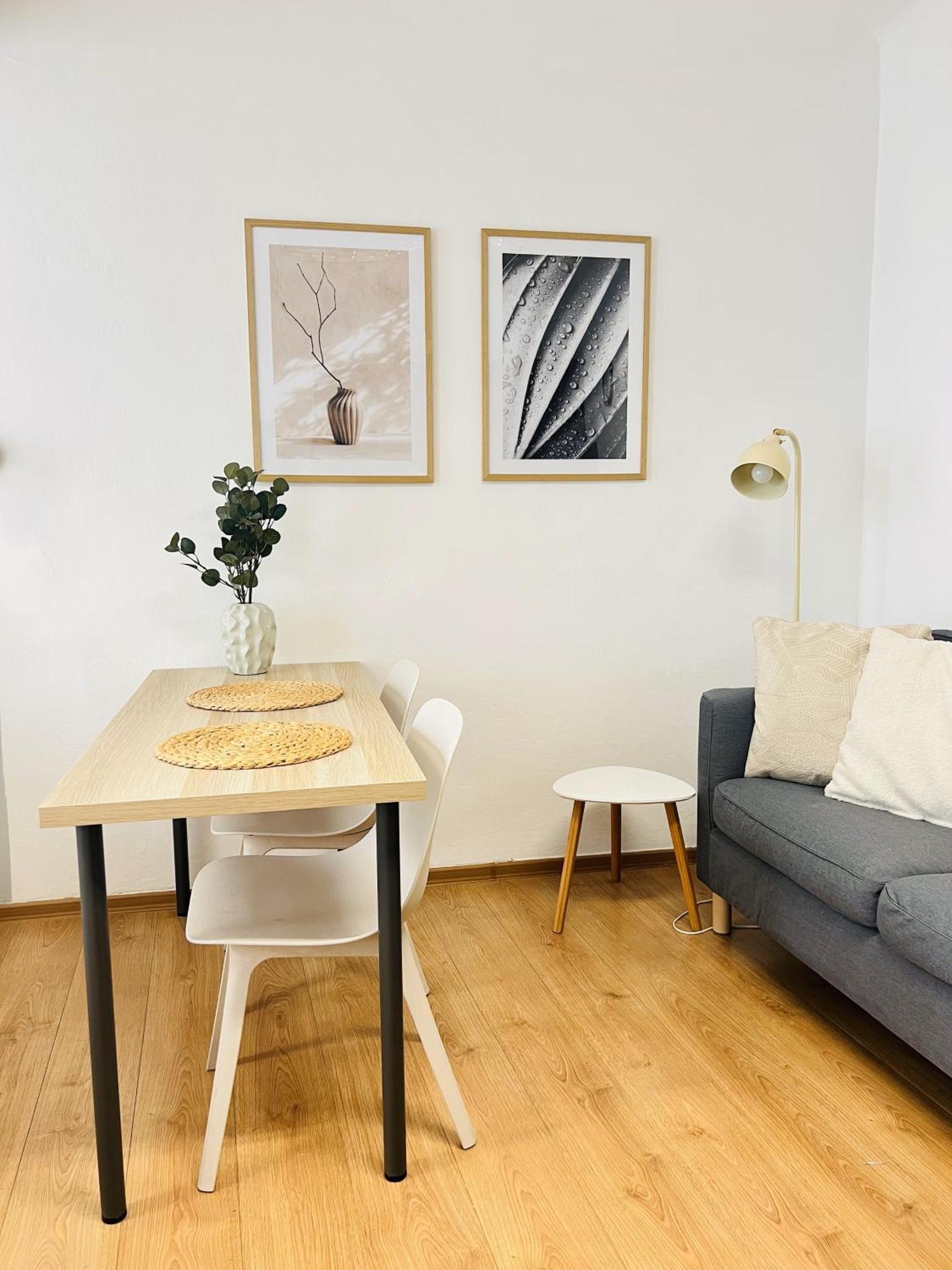7 Nights Apartments Dominikanske N. Бърно Екстериор снимка
