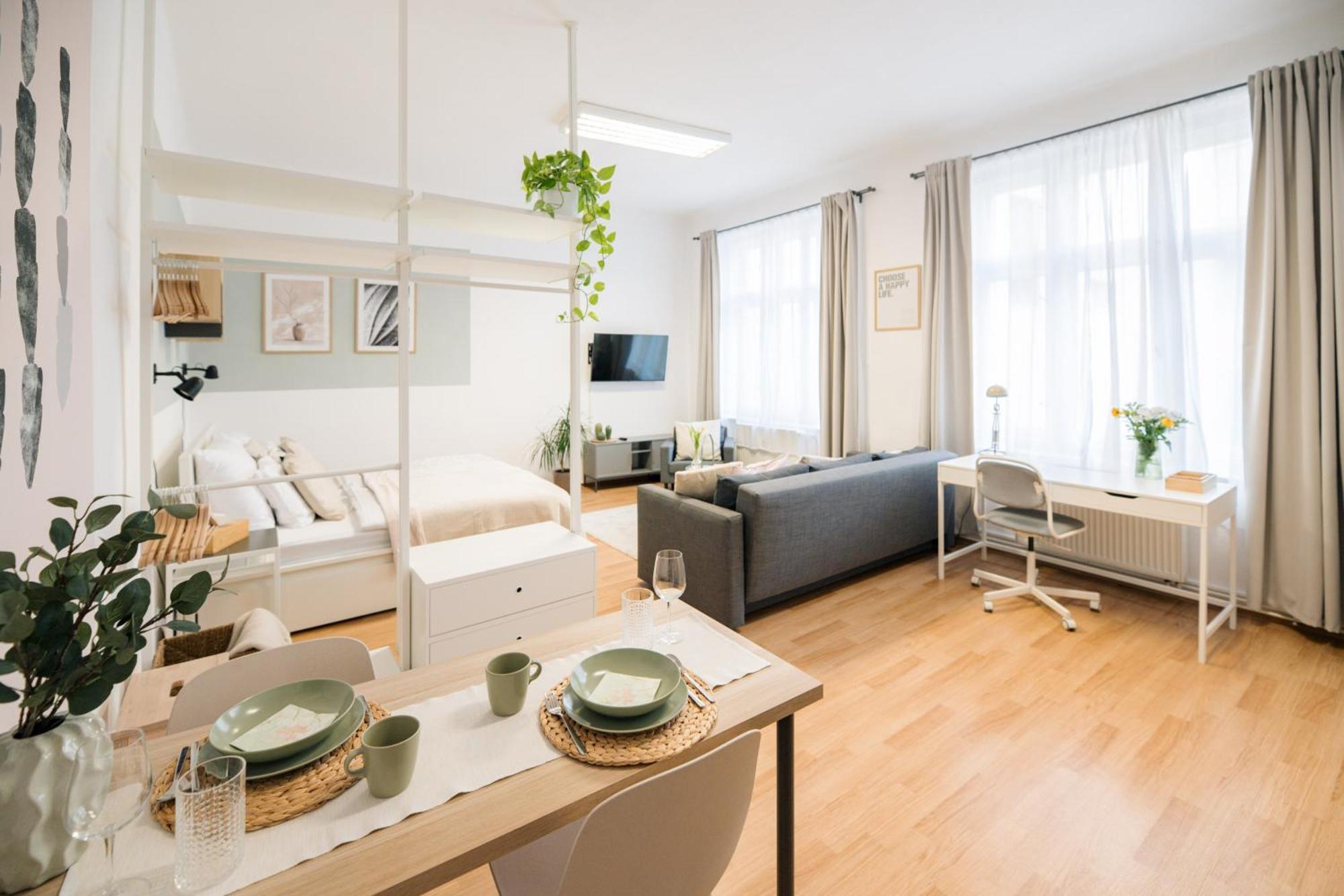 7 Nights Apartments Dominikanske N. Бърно Екстериор снимка