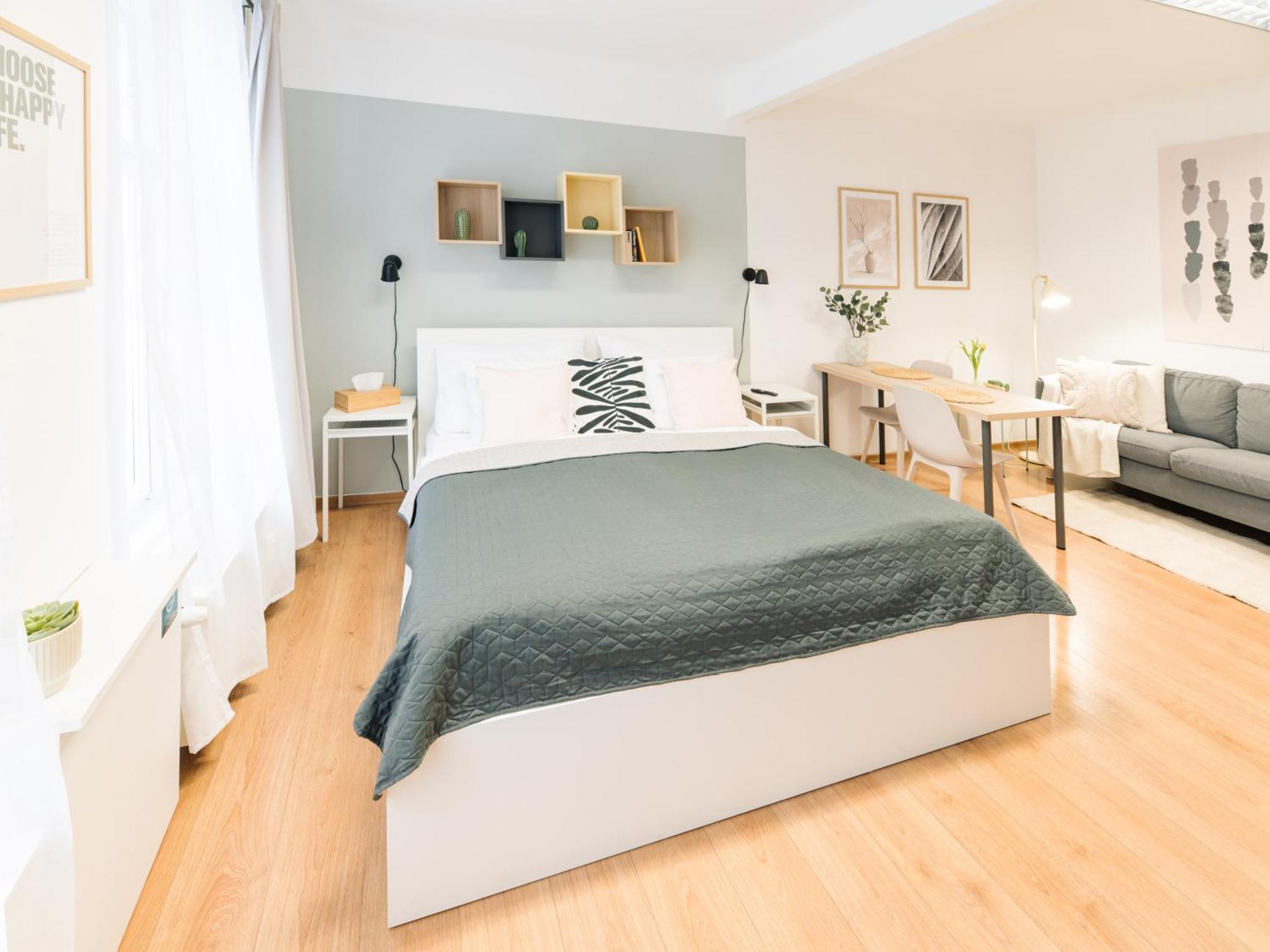 7 Nights Apartments Dominikanske N. Бърно Екстериор снимка